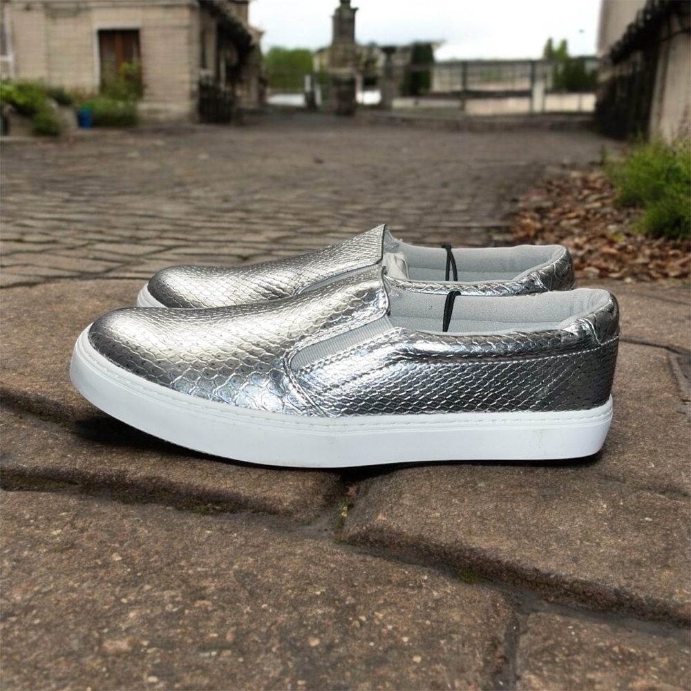 Arizona Jean Company Silver Loafers